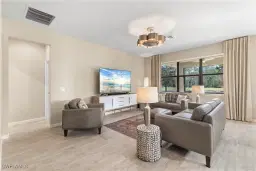 Picture of 7370 Mockingbird Ct, Naples, FL 34114
