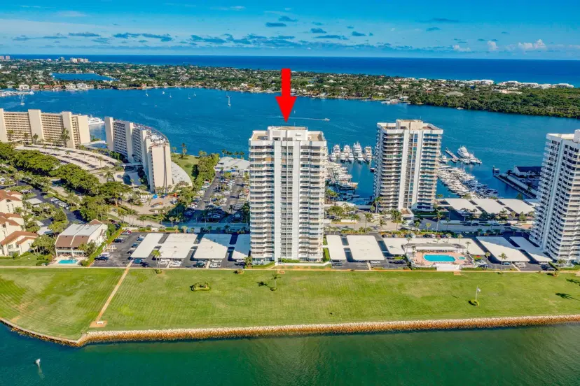 Picture of 123 Lakeshore Drive 1942, North Palm Beach FL 33408