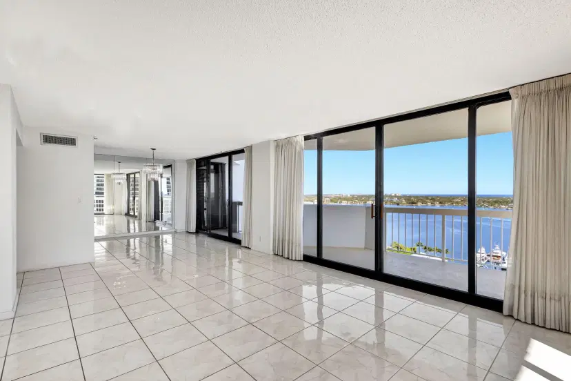 Picture of 123 Lakeshore Drive 1942, North Palm Beach FL 33408