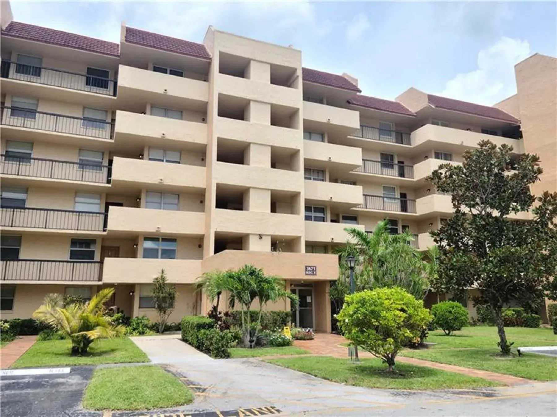 Picture of 3751 Environ Blvd 444, Lauderhill, FL 33319