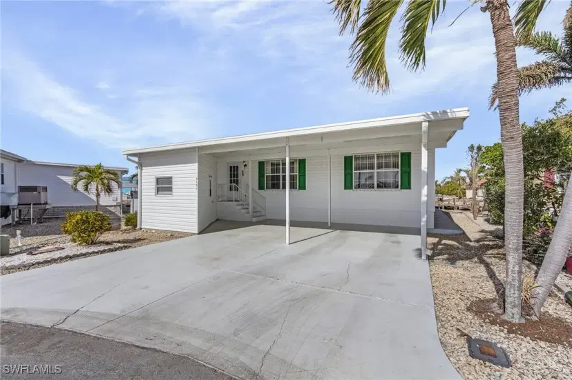 Picture of 3121 Skipper Ln, St. James City FL 33956
