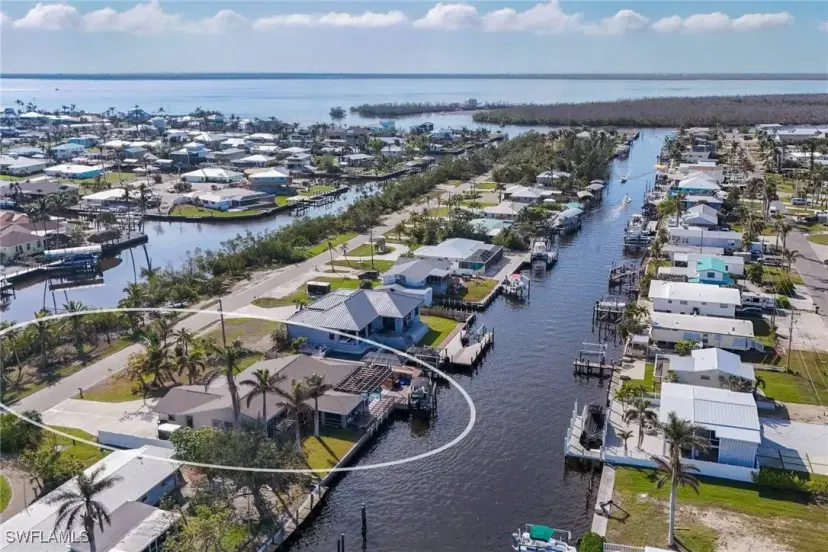 Picture of 2471 Sanibel Blvd, St. James City FL 33956