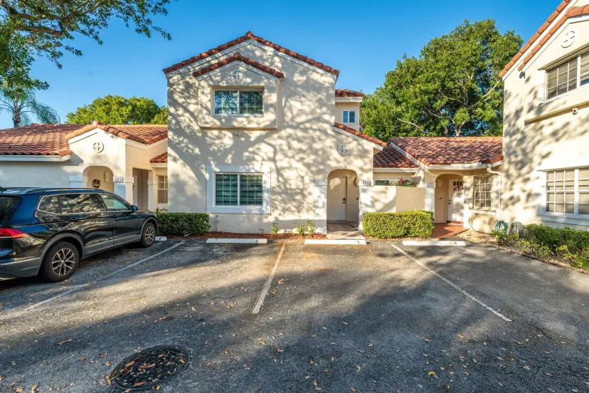 Picture of 1372 Cottonwood Circle 1372, Weston FL 33326
