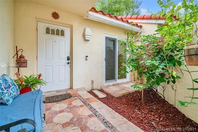 Picture of 1372 Cottonwood Circle 1372, Weston FL 33326