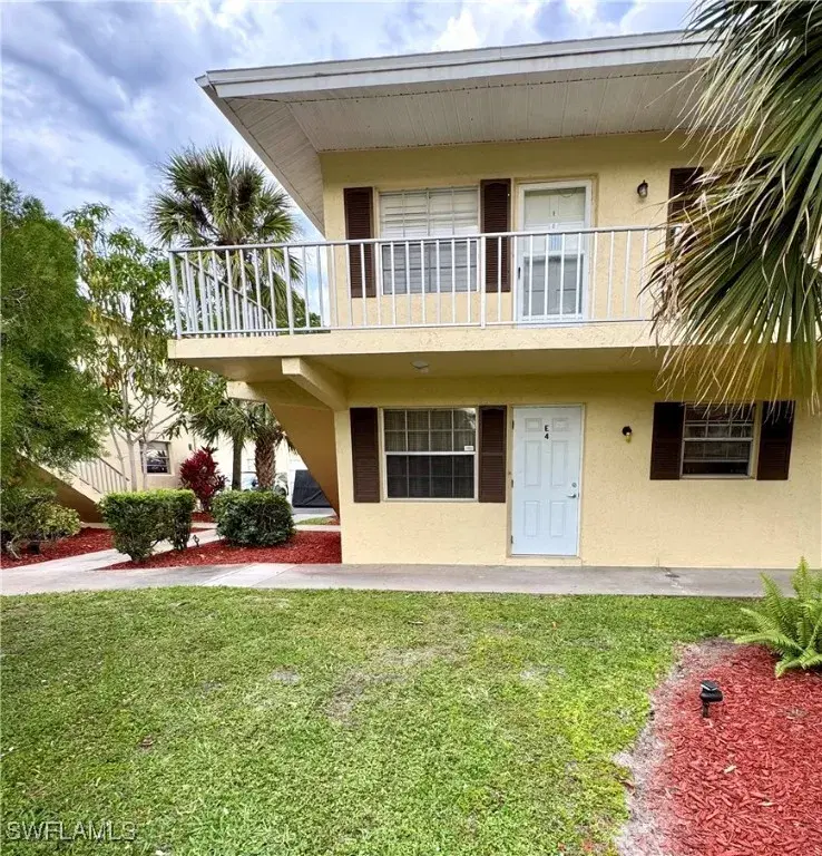 Picture of 3325 Airport Rd N E4, Naples, FL 34105
