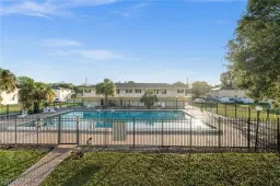Picture of 3325 Airport Rd N E4, Naples, FL 34105