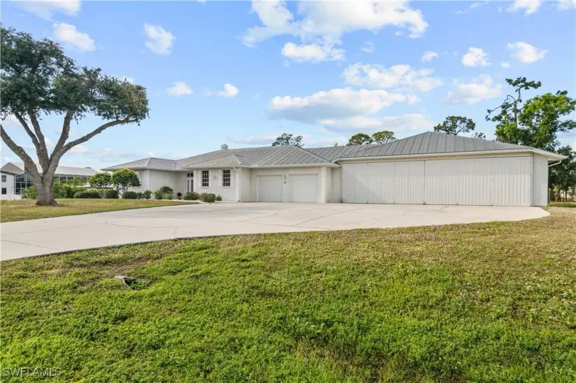Picture of 18711 Crosswind Ave, North Fort Myers FL 33917