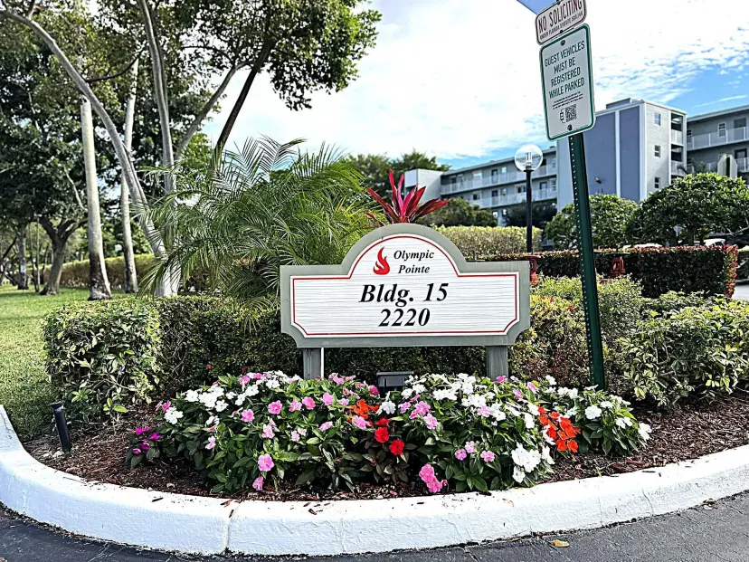 Picture of 2220 N Cypress Bend Drive 509, Pompano Beach FL 33069
