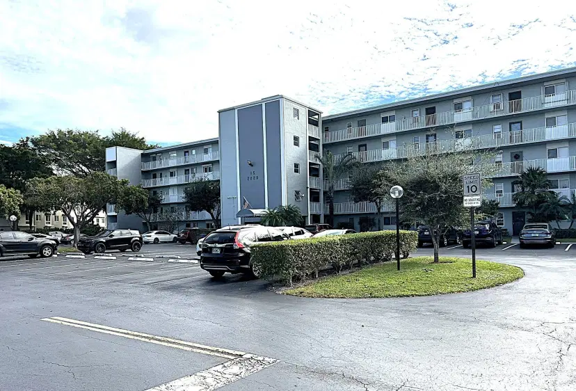 Picture of 2220 N Cypress Bend Drive 509, Pompano Beach FL 33069