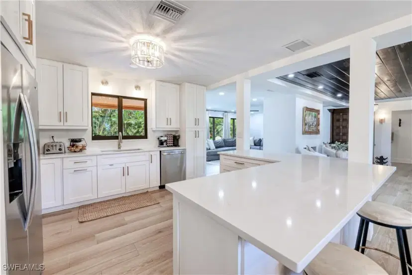 Picture of 6935 Old Whiskey Creek Dr, Fort Myers FL 33919