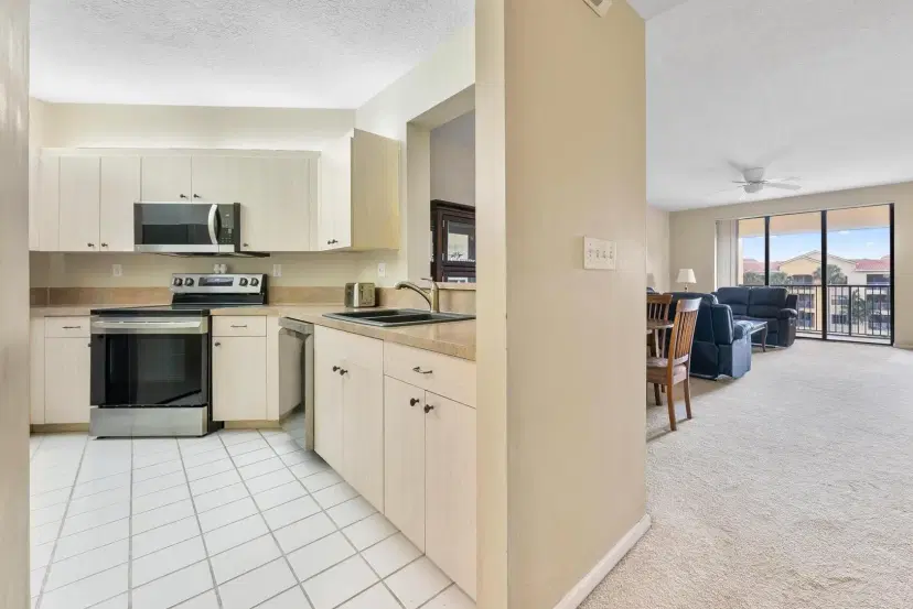 Picture of 100 Uno Lago Drive 404, Juno Beach FL 33408
