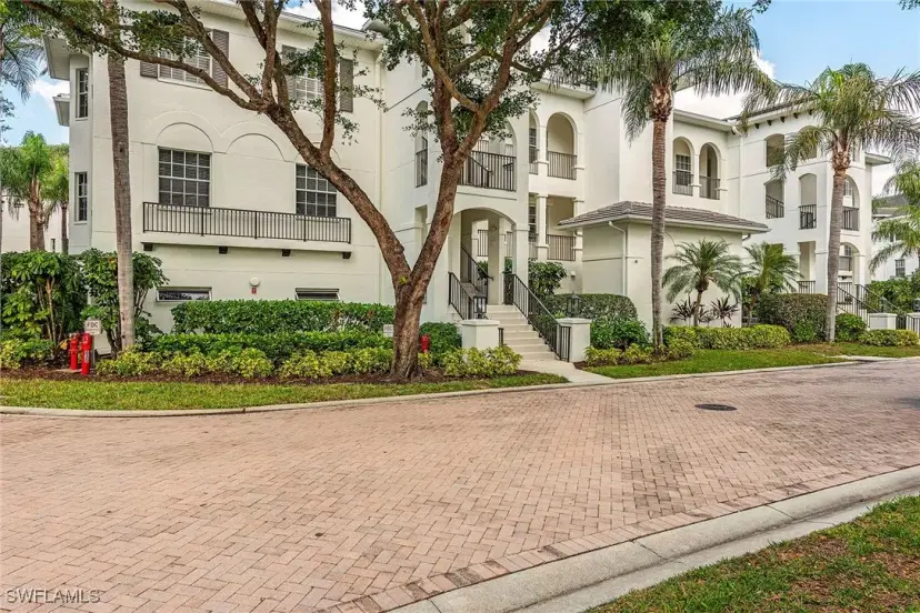 Picture of 837 Sailaway Ln 101, Naples FL 34108