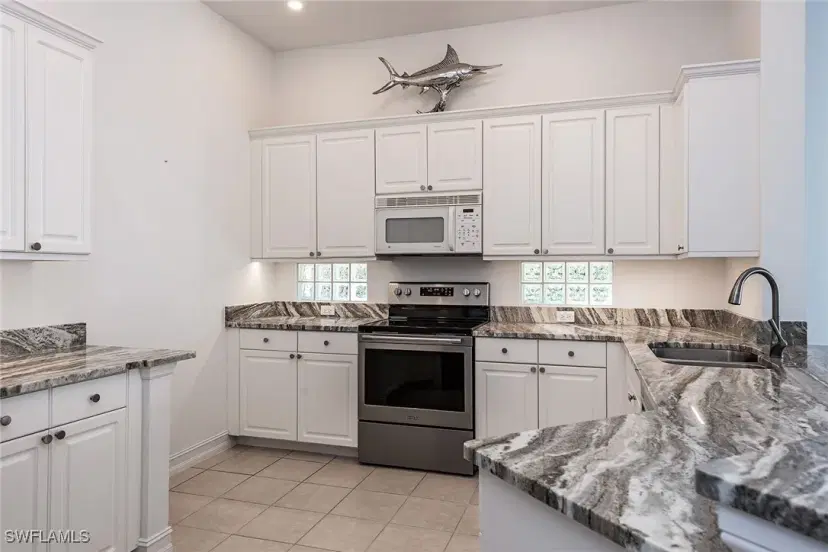 Picture of 837 Sailaway Ln 101, Naples FL 34108