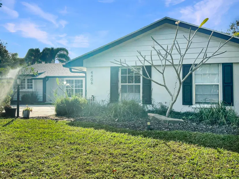 Picture of 4406 Daffodil Circle S, Palm Beach Gardens FL 33410