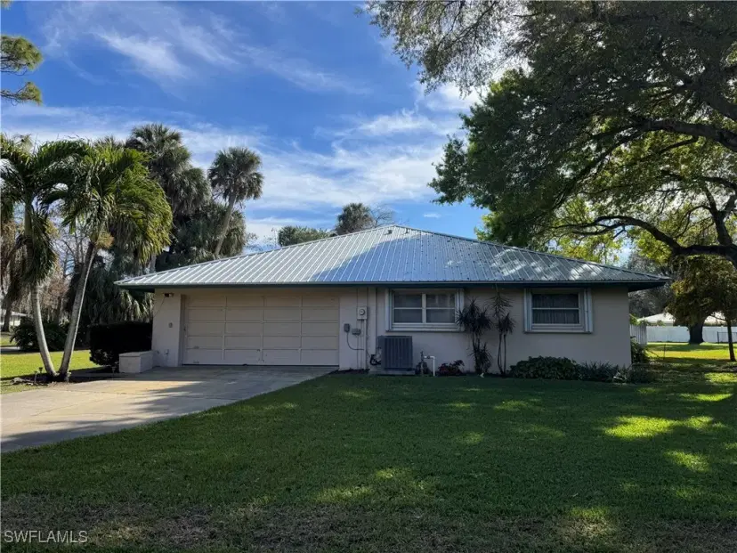 Picture of 230 W Del Monte Ave, Clewiston, FL 33440