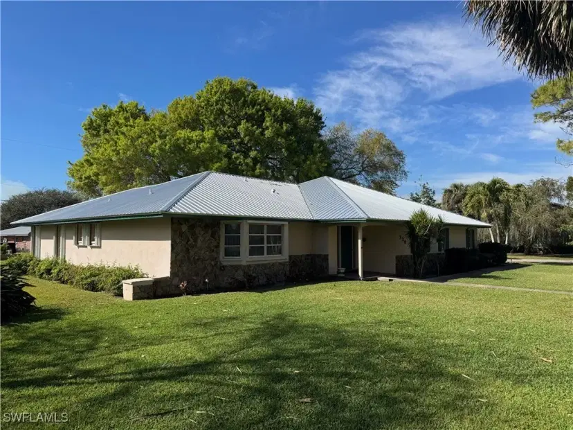 Picture of 230 W Del Monte Ave, Clewiston, FL 33440