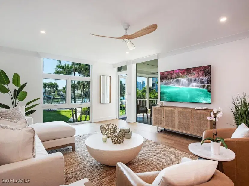 Picture of 400 Park Shore Dr 203, Naples FL 34103