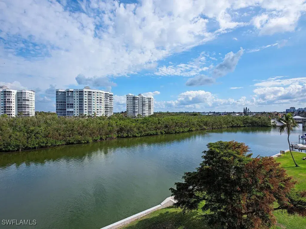 Picture of 25 Bluebill Ave A-401, Naples, FL 34108