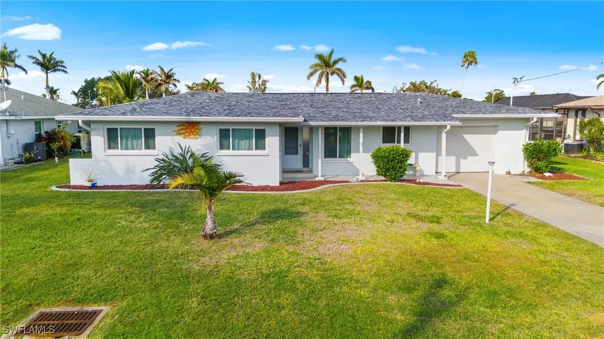 Picture of 1421 Windsor Ct, Cape Coral, FL 33904
