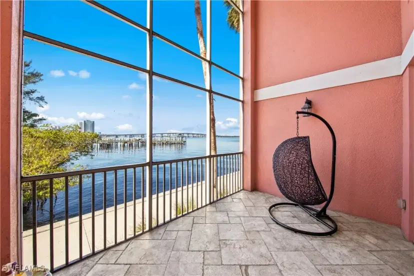 Picture of 2743 1St St 110, Fort Myers FL 33916