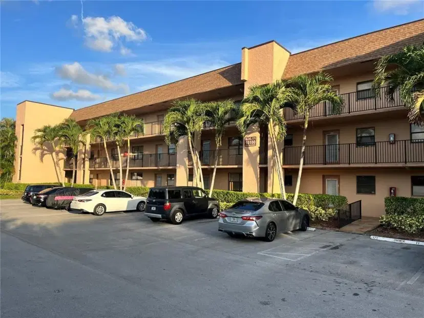 Picture of 10100 NW 30Th Ct 310, Sunrise FL 33322