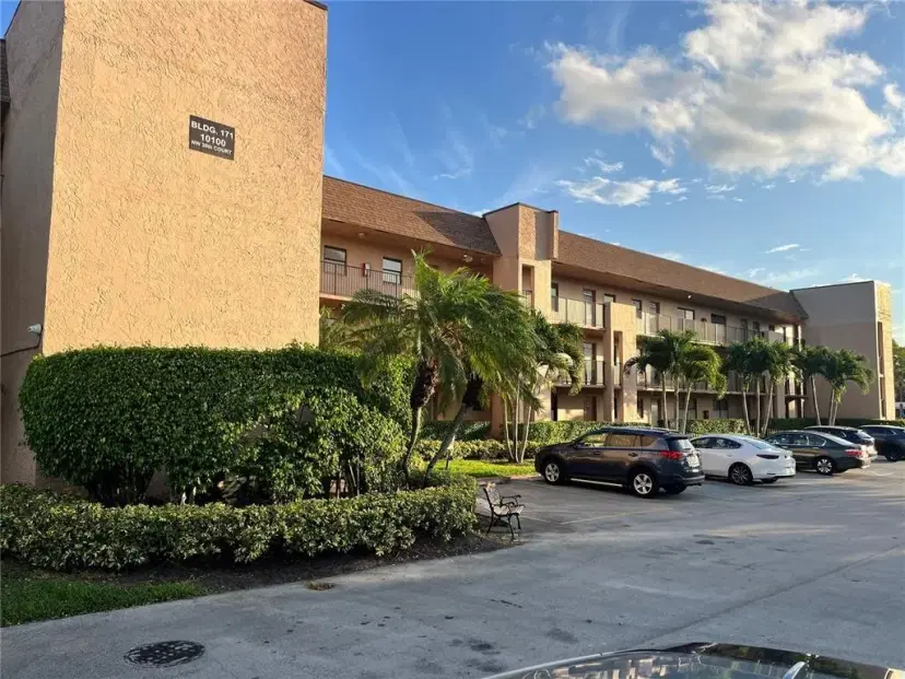 Picture of 10100 NW 30Th Ct 310, Sunrise FL 33322