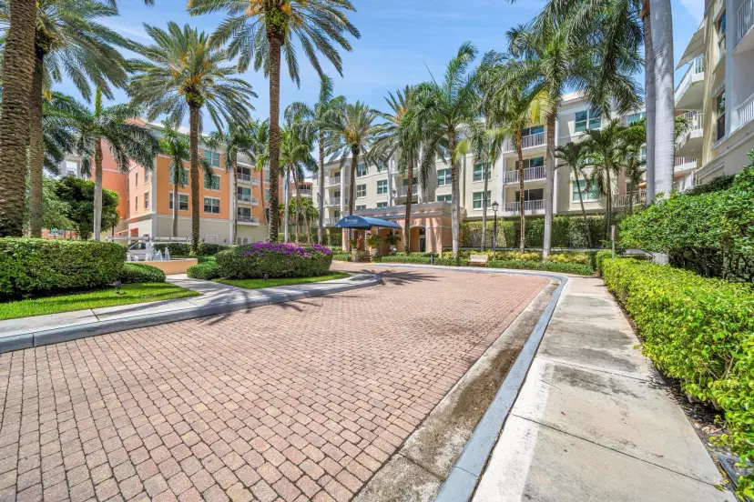 Picture of 802 W Windward Way 204, Lantana FL 33462
