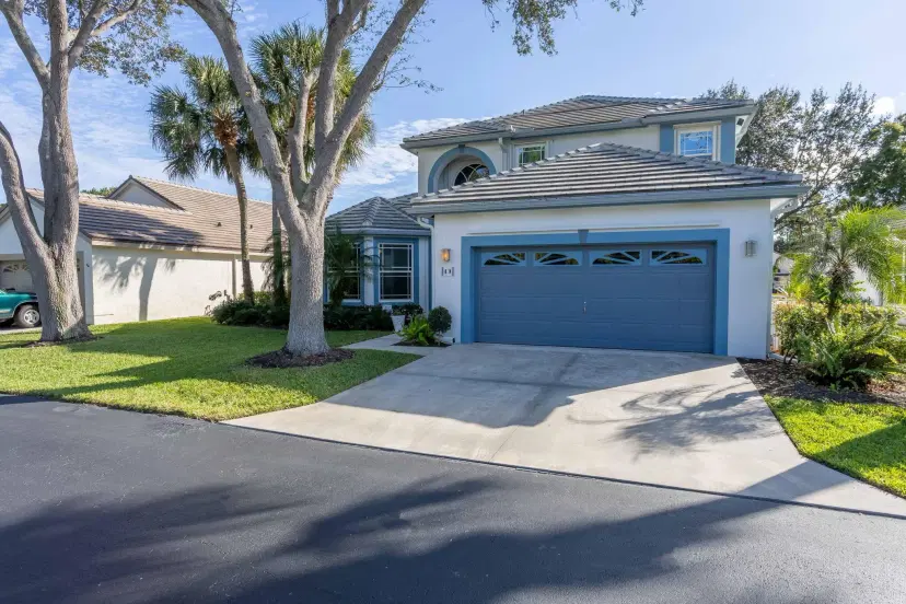 Picture of 10 Lawrence Lake Drive, Boynton Beach FL 33436