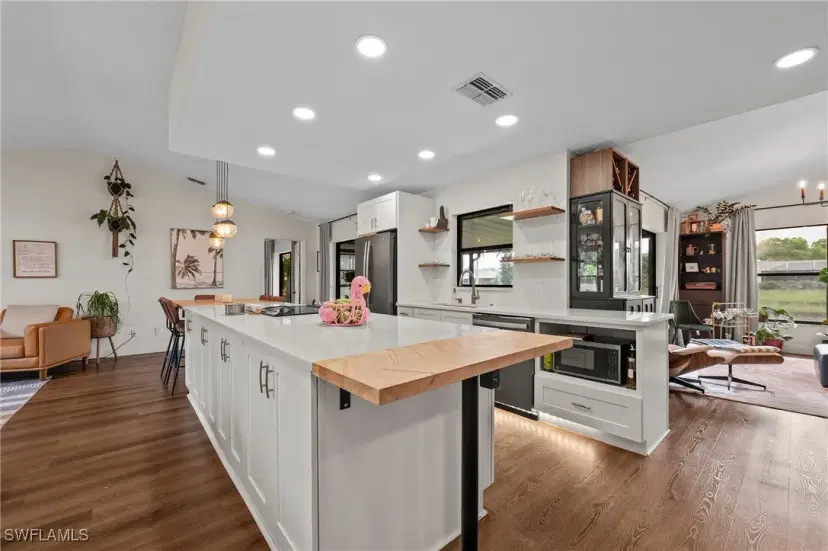 Picture of 6860 Saint Edmunds Loop, Fort Myers FL 33966