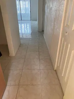 Picture of 2841 Somerset Dr 103, Lauderdale Lakes, FL 33311