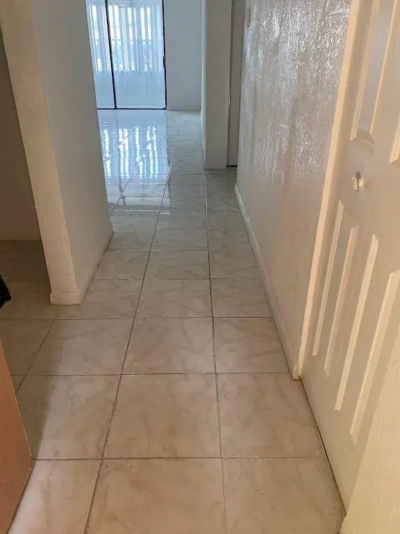Picture of 2841 Somerset Dr 103, Lauderdale Lakes FL 33311