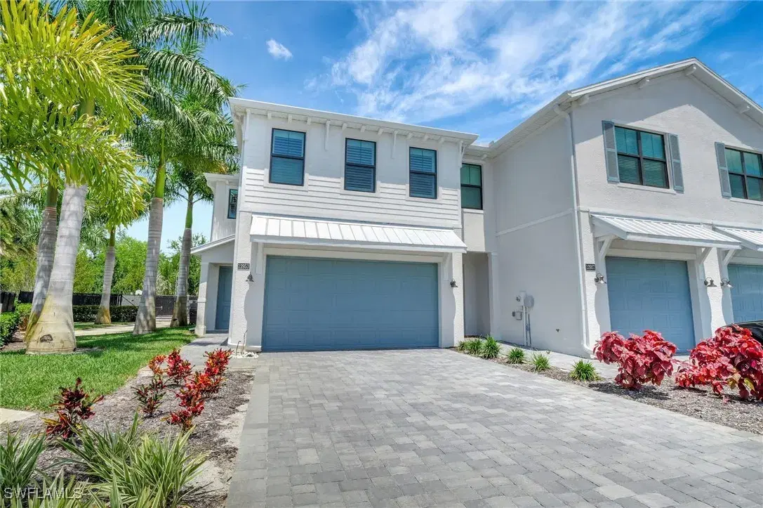 Picture of 12953 Pembroke Dr, Naples, FL 34105