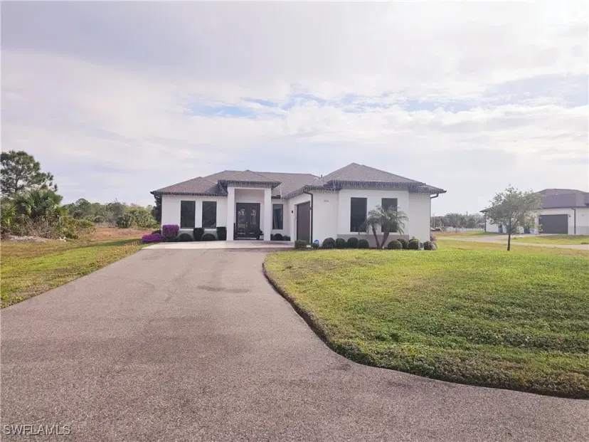 Picture of 2460 Everglades Blvd N, Naples FL 34120