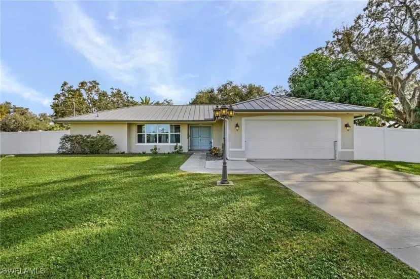 Picture of 13756 River Forest Dr, Fort Myers FL 33905