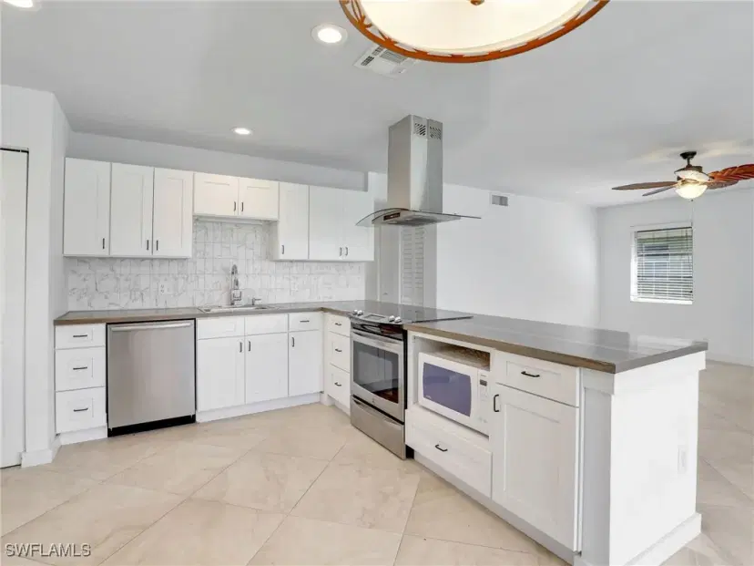 Picture of 1400 Pompei Ln 52, Naples FL 34103