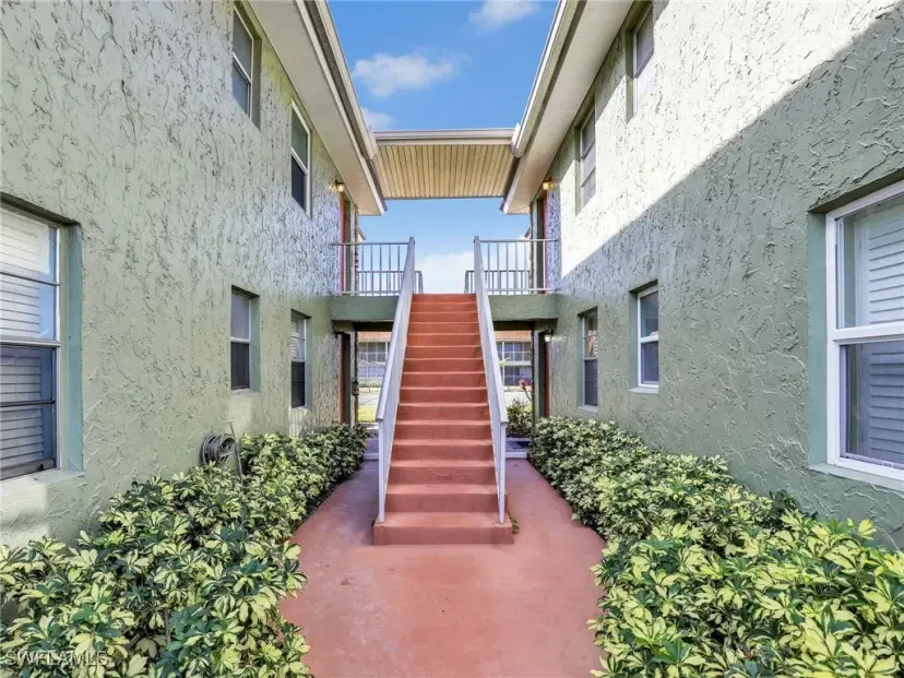 Picture of 1400 Pompei Ln 52, Naples FL 34103