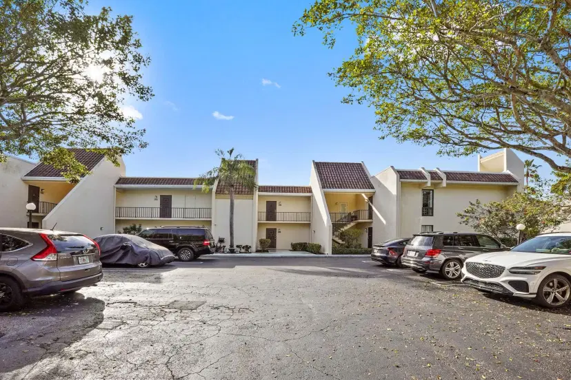 Picture of 1701 Presidential Way A203, West Palm Beach FL 33401