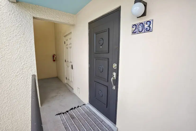 Picture of 1701 Presidential Way A203, West Palm Beach FL 33401