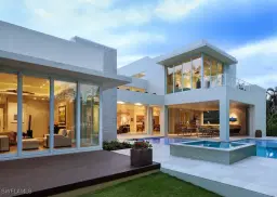 Picture of 440 Spinnaker Dr, Naples, FL 34102