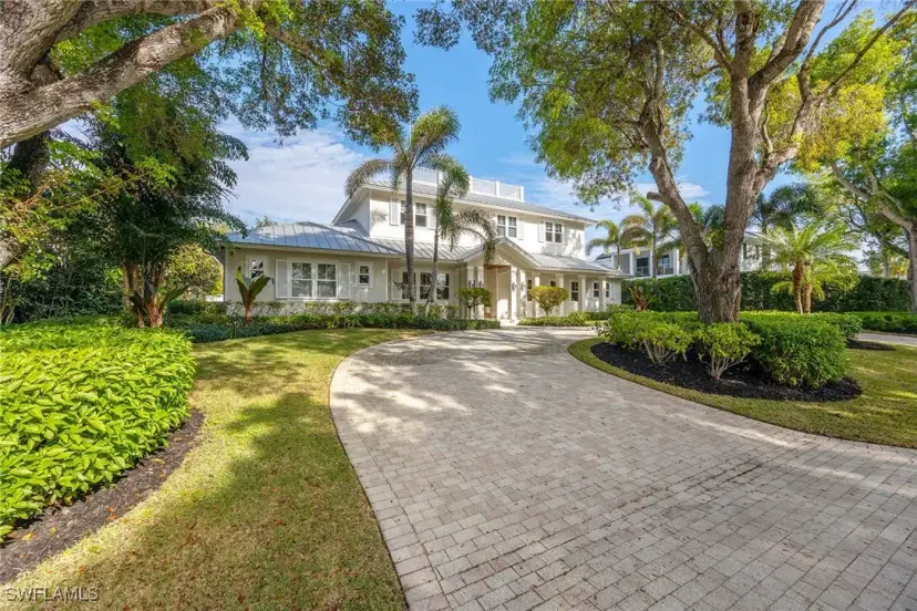 Picture of 661 6Th Ave N, Naples FL 34102