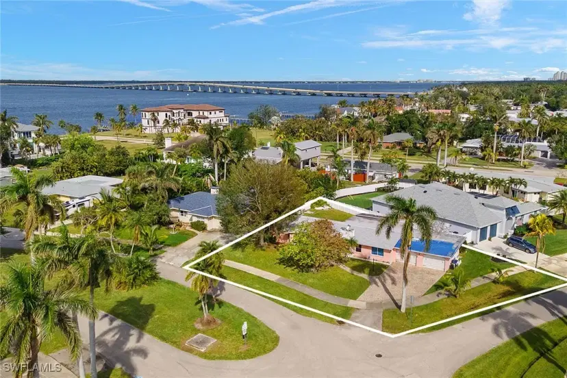 Picture of 1227 Donna Dr, Fort Myers FL 33919