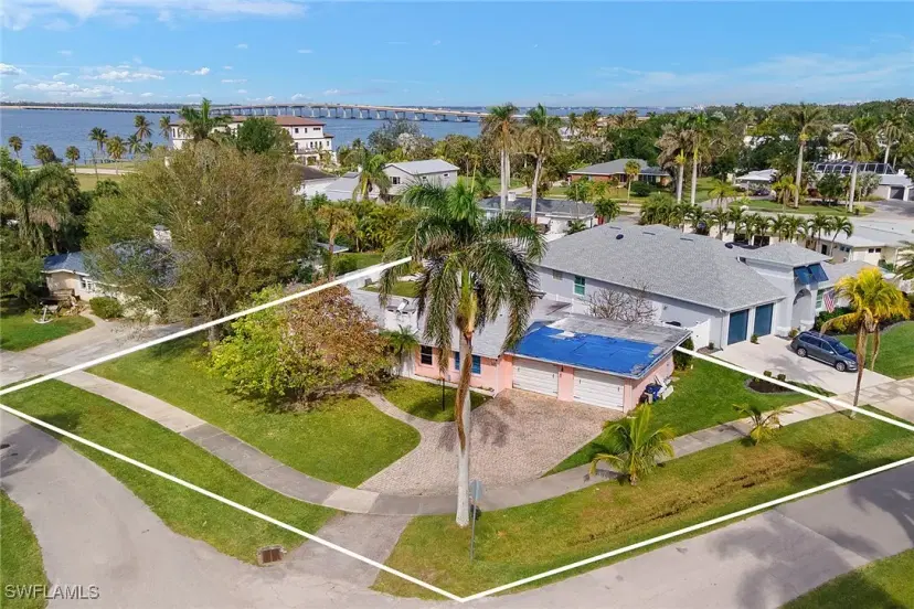Picture of 1227 Donna Dr, Fort Myers FL 33919