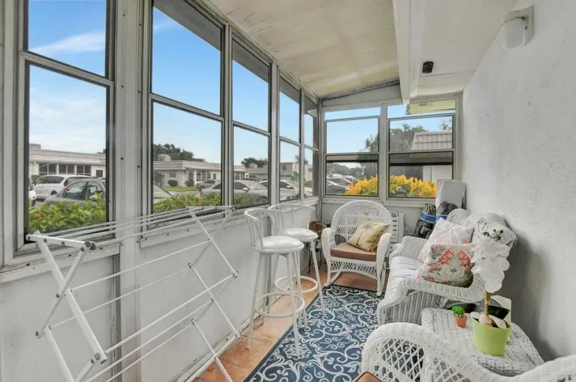 Picture of 143 Valencia F 143, Delray Beach FL 33446