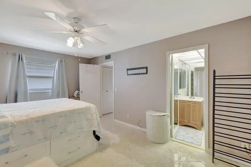 Picture of 143 Valencia F 143, Delray Beach FL 33446