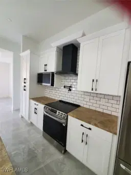 Picture of 205 Columbus Blvd S, Lehigh Acres, FL 33974
