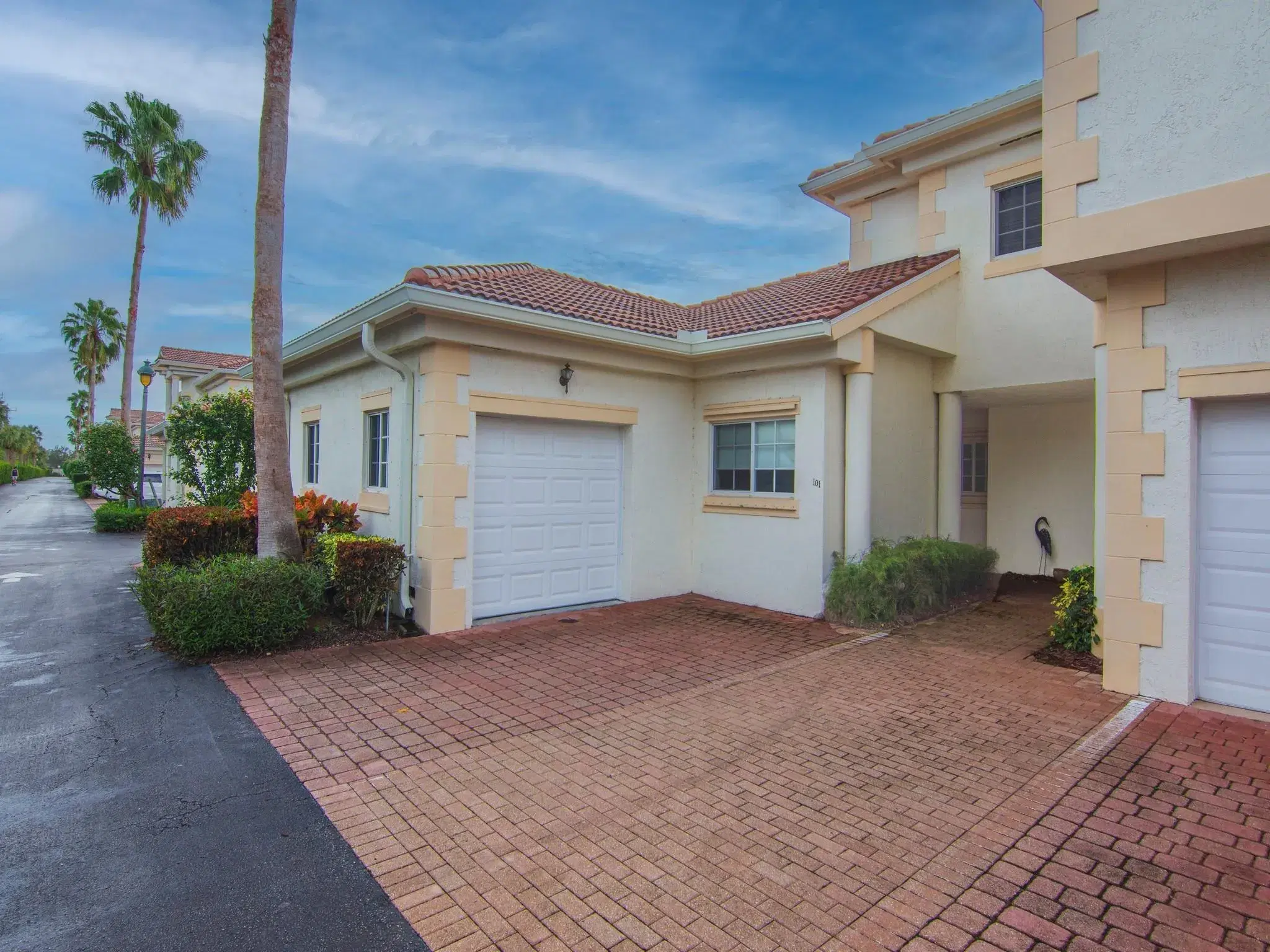 Picture of 556 7Th Sq 101, Vero Beach, FL 32962