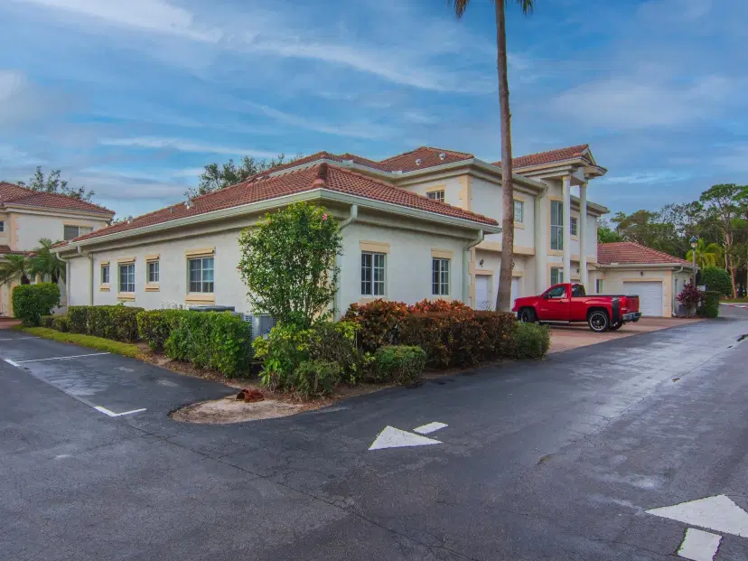 Picture of 556 7Th Sq 101, Vero Beach FL 32962