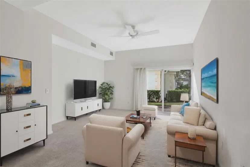 Picture of 556 7Th Sq 101, Vero Beach FL 32962