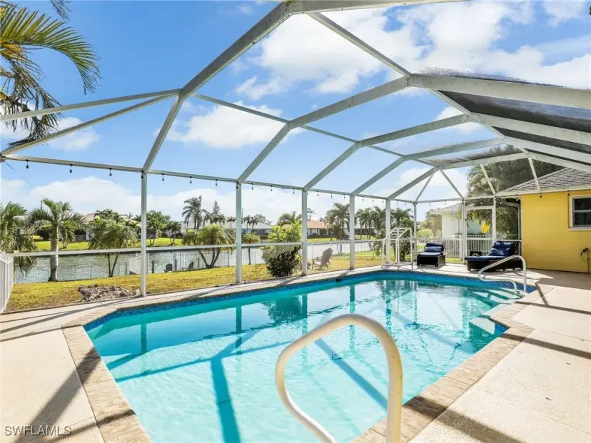 Picture of 1401 SE 5Th Ct, Cape Coral FL 33990