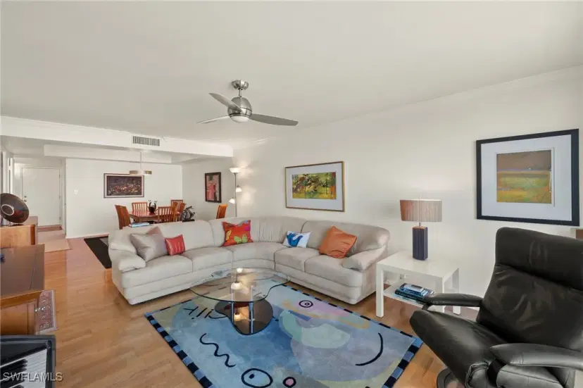 Picture of 200 Periwinkle Way 315, Sanibel FL 33957